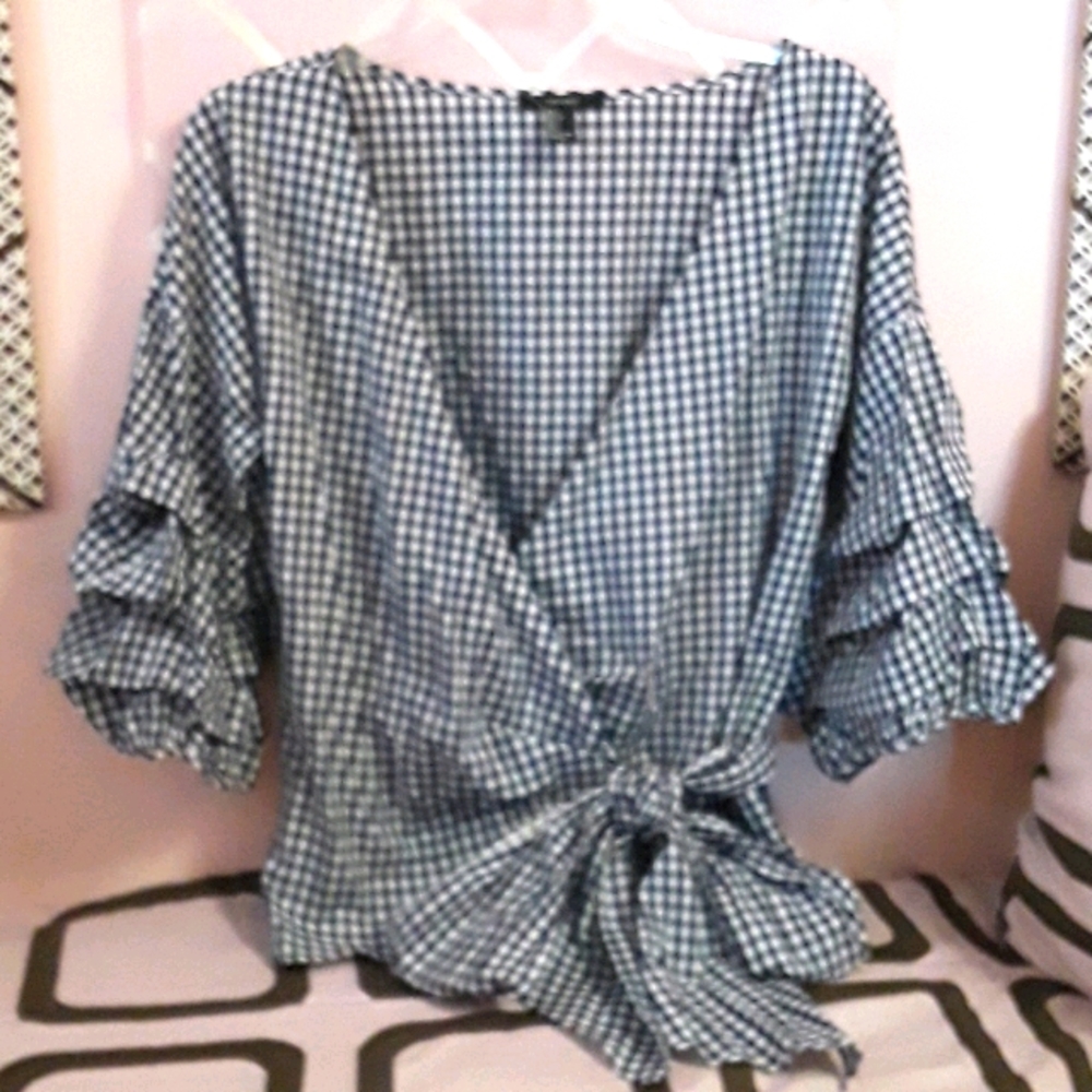 NWT Forever 21 Women's Wrap-Around Tie Top B&W